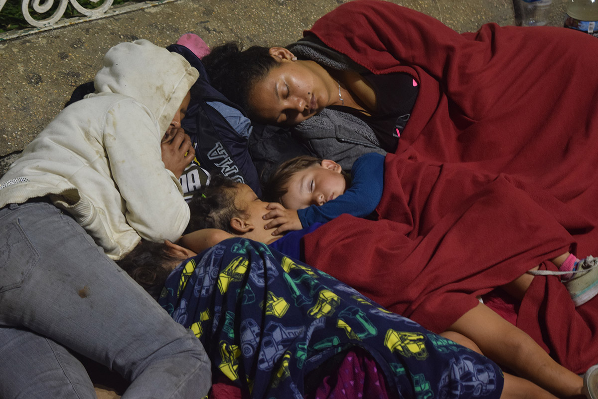 Mujeres caravaneras: cuidadoras frente a la violencia de género que las obliga a emigrar