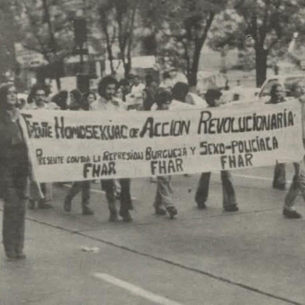 Imagen en blanco y negro de una persona El contenido generado por IA puede ser incorrecto.