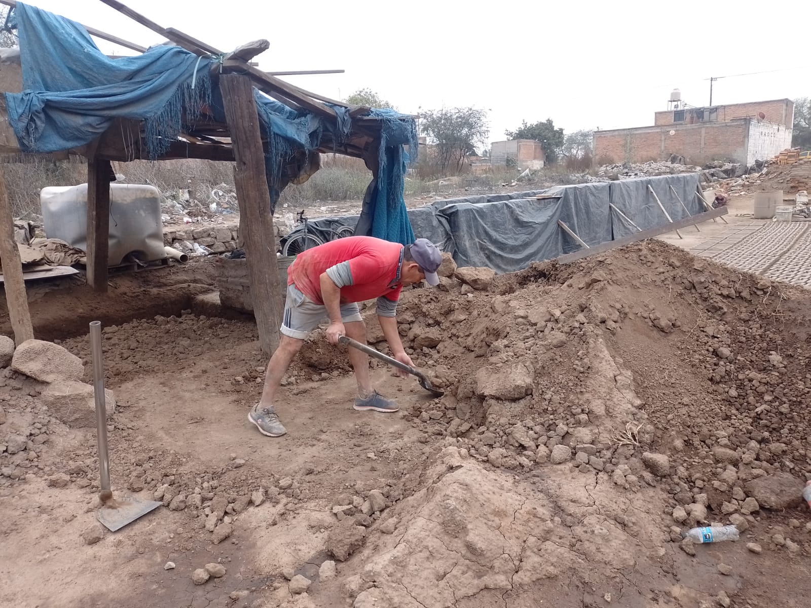 Imagen que contiene exterior, roca, hombre, sucio

El contenido generado por IA puede ser incorrecto.