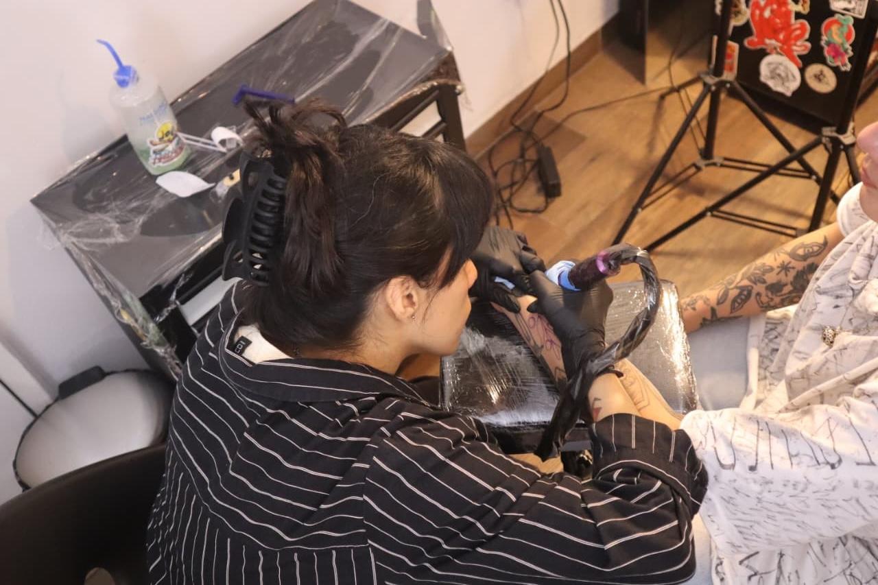 A person using a machine

AI-generated content may be incorrect.